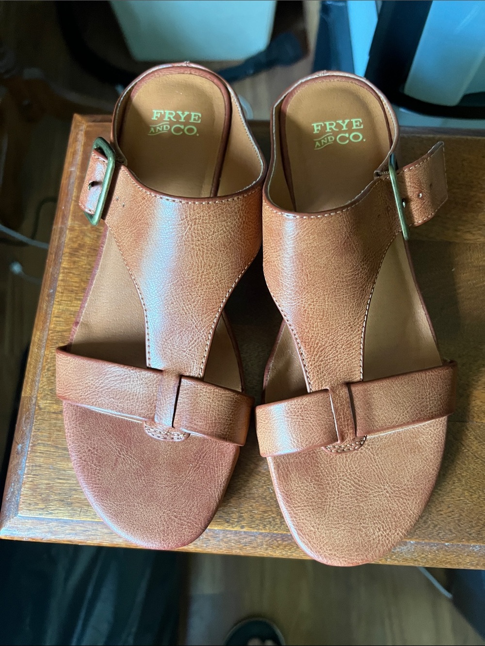 FRYE AND CO. Tan Leather Buckle Slide Sandals